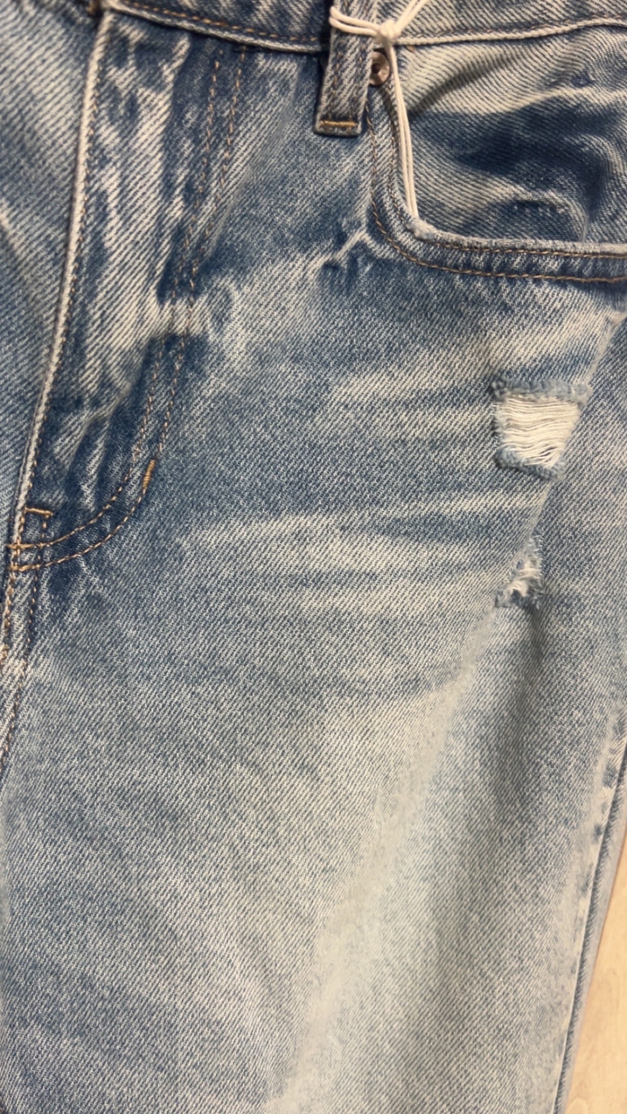 High Waisted relaxed thigh/Taperd leg mom Kancan jeans