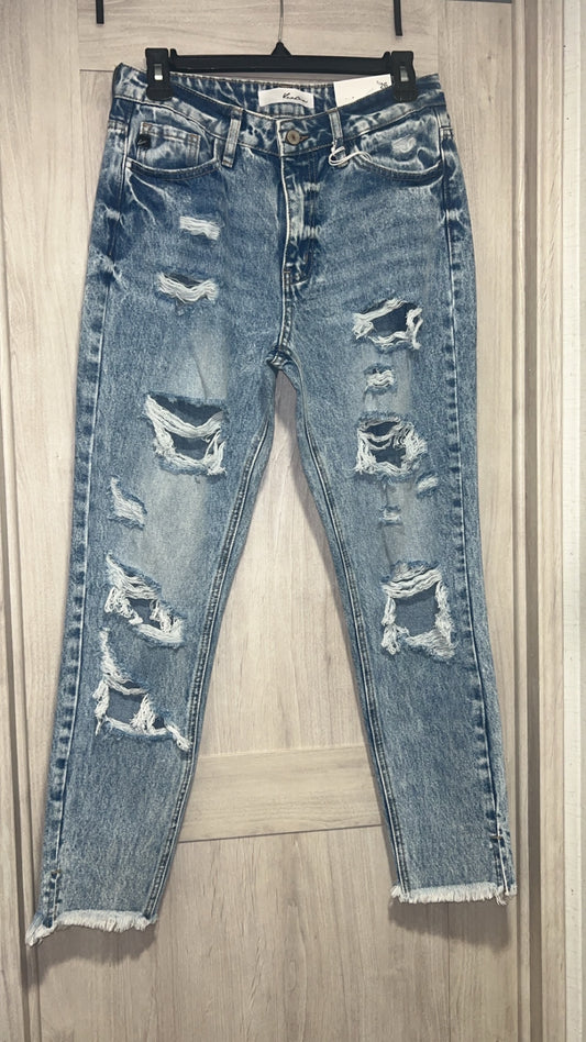 High Waisted relaxed thigh/ Taperd leg mom jeans