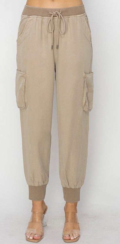 High Rise-Jogger Tencel Cargo Pants