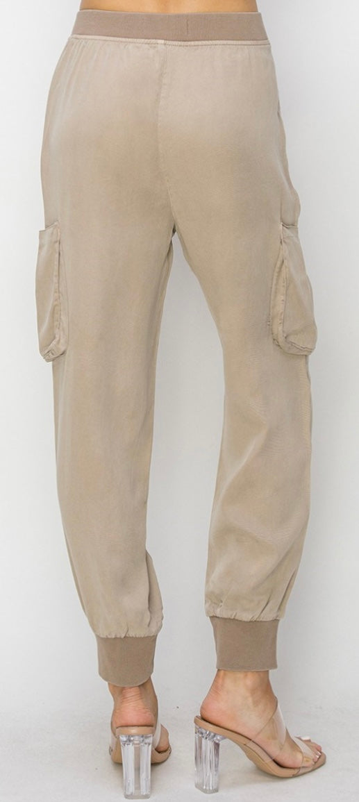 High Rise-Jogger Tencel Cargo Pants